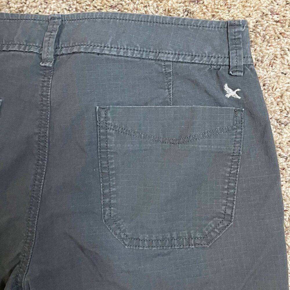 Eddie Bauer Women’s Cropped Cargo Pants Gray Roll Tab Outdoor Casual - Size 6 - Picture 7 of 8